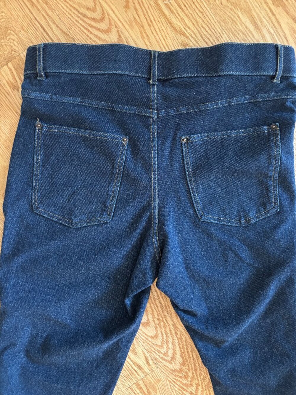 HUE Blue Skinny Jeans  Stretch Comfort Pull-On Full Length Women's Size Medium - Picture 3 of 5
